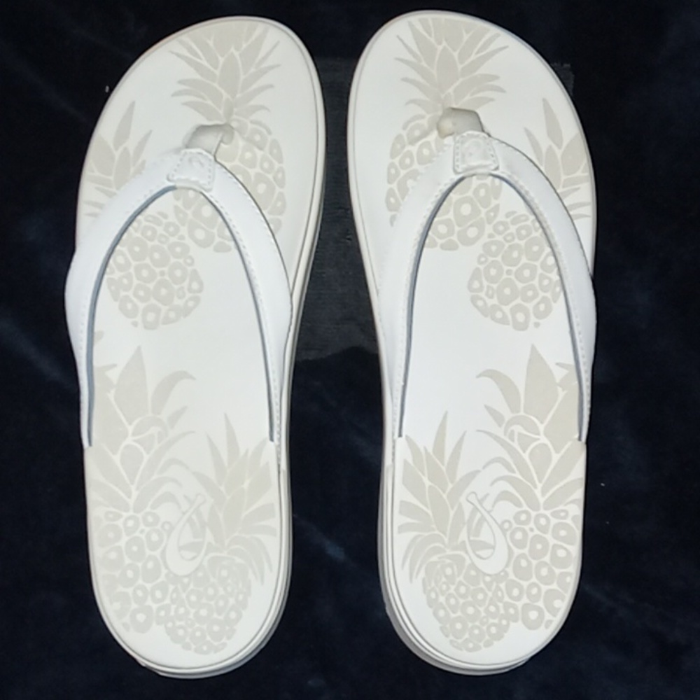 NWOT Olukai